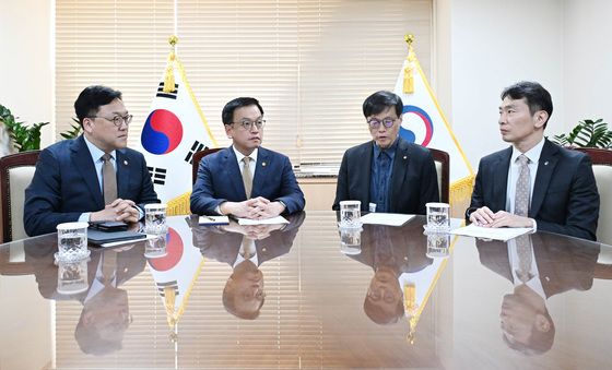 尹 탄핵 인용에 회의 소집한 최상목 부총리