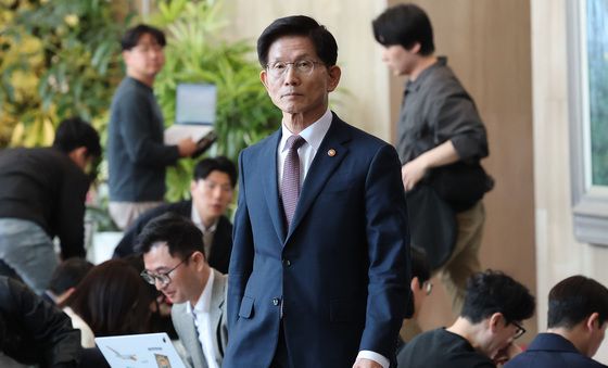 대선 출마 밝힌 김문수 장관