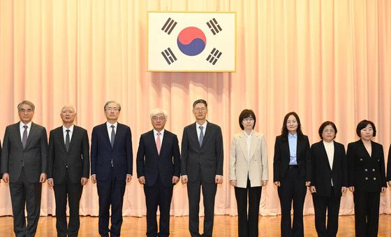 마은혁 신임 헌법재판관 취임식 기념 촬영