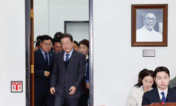 마지막 최고위 입장하는 이재명 대표