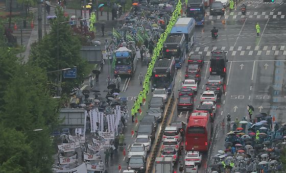 도심 곳곳 노동절 집회 중