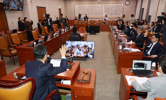 법사위, 최상목 탄핵소추사건 조사결과보고서 채택의 건 가결