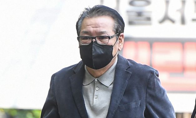 '정치자금법 위반' 건진법사, 2차 공판 출석