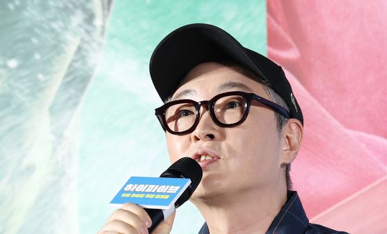 유아인 질문에 답하는 '하이파이브' 강형철 감독