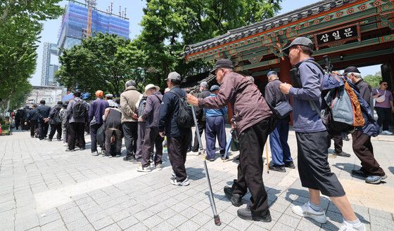 가파른 고령화에 '100세이상' 국민연금 수령자 첫 200명 돌파