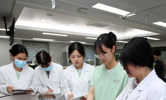 환자 곁으로 다가가기 위해