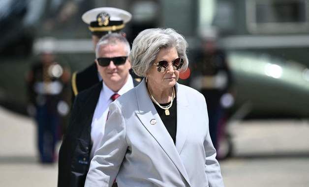 [포토] 앤드루스 기지 도착한 수지 와일스 백악관 비서실장