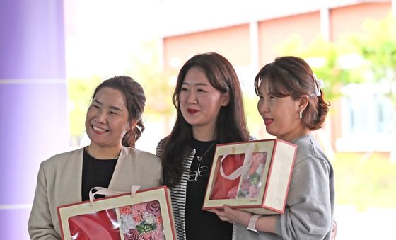 "제자들아 고맙다"