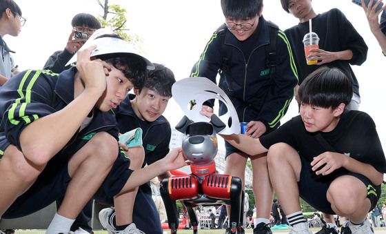 '로봇 강아지 안녕'