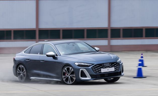 스피드 뽐내는 '더 뉴 아우디 S5'