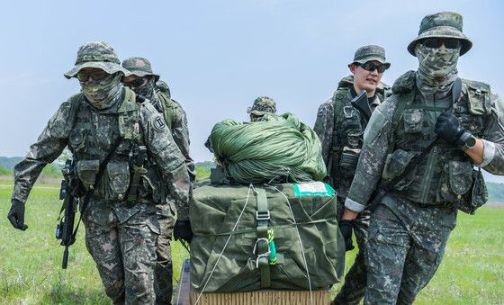 아군부대가 회수하는 재보급 물자