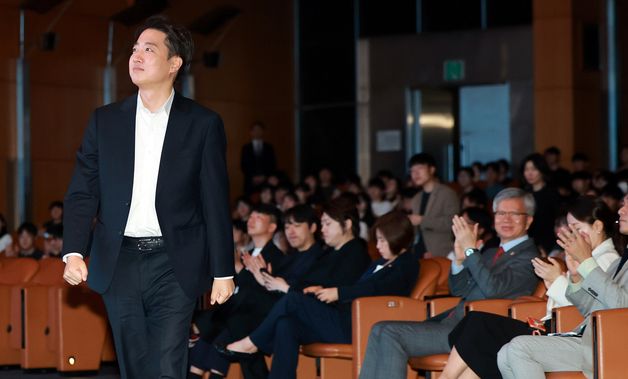 젊은의사포럼 강연자로 나선 이준석 후보