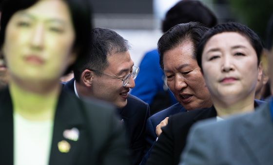 대화 나누는 정청래·김상욱