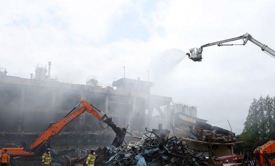 금호타이어 광주공장 화재로 건물 해체 작업