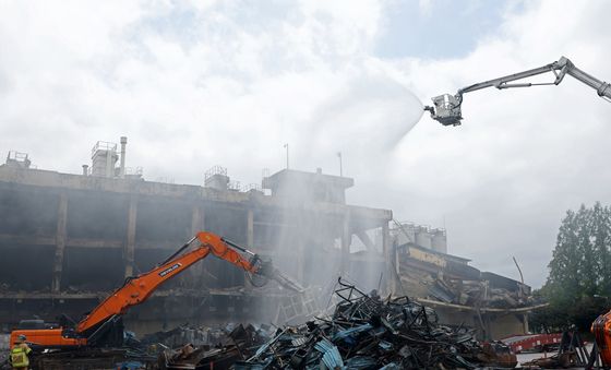 금호타이어 광주공장 화재로 건물 해체 작업