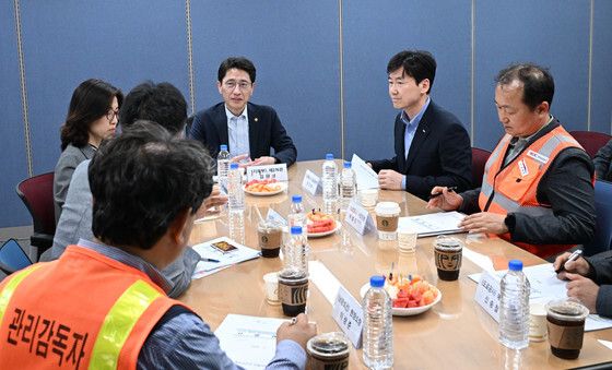 김윤상 차관,새만금-전주 고속도로 건설현장 방문