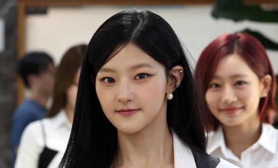 RCY 홍보대사 위촉식 참석하는 하늘