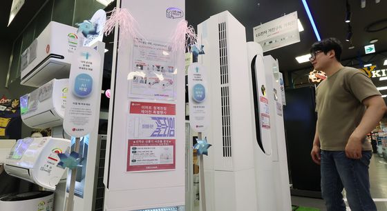 에어컨·제습기 매출 상승 '이른 더위와 잦은 비 영향'