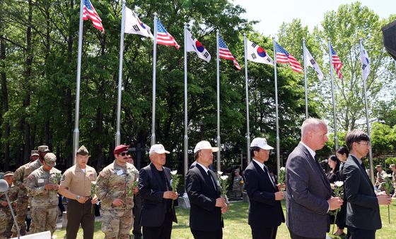 합동으로 열린 한미 현충일 추모 행사