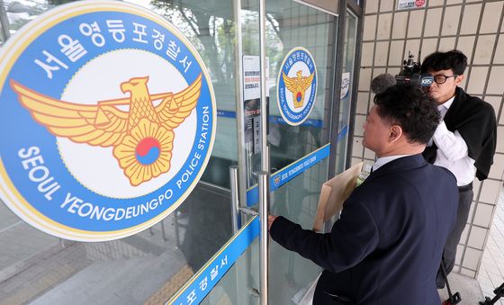 이준석 후보 고발인 조사 출석하는 김한메 사세행 상임대표