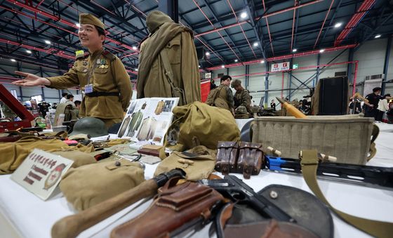 '붉은군대 제2친위보병사단 전시품 만나보세요'