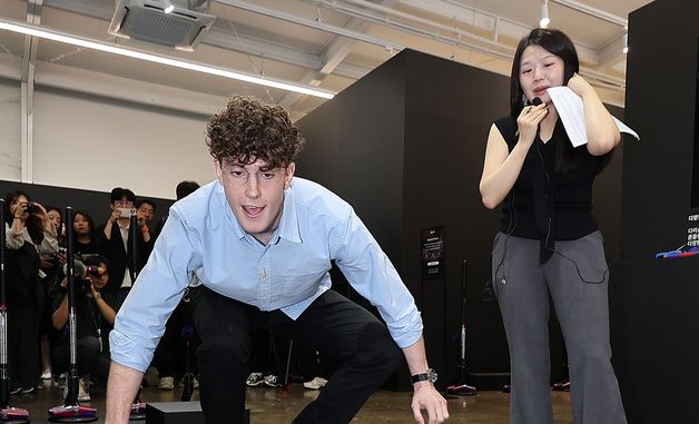 다이슨 펜슬백, 좁은 틈새도 손쉽게 청소