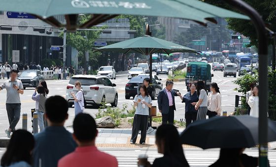 그늘에 옹기종기