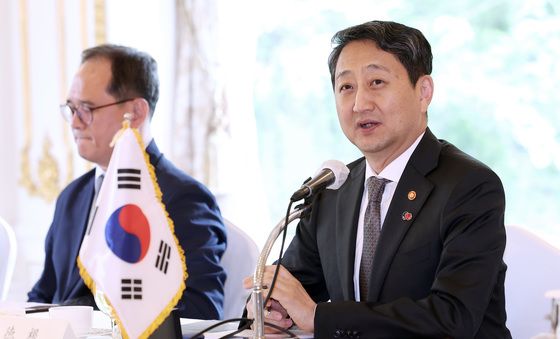 인사말하는 안덕근 산업부 장관