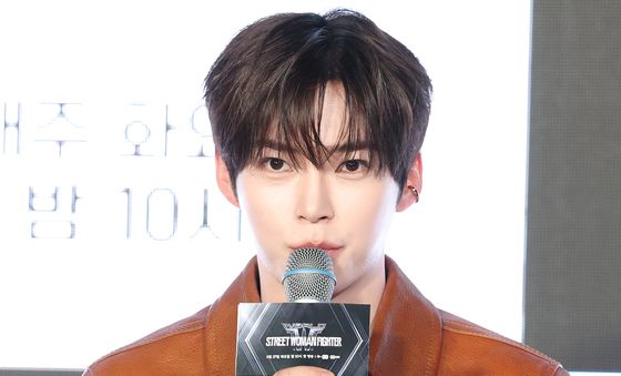 성한빈, 강다니엘 이어 단독 MC 발탁