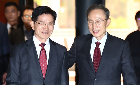 밝은 표정의 김문수·이명박