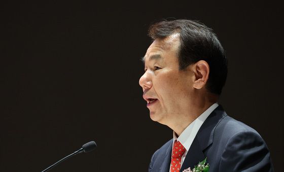 밸류업 우수기업 시상식 개회하는 정은보 이사장