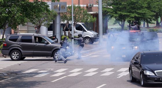 대통령경호처, 장애물 및 강습차량 회피 기동훈련