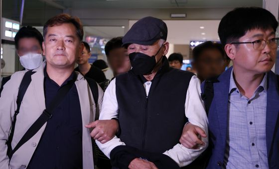 도피 10년만에 송환되는 허재호 전 대주그룹 회장