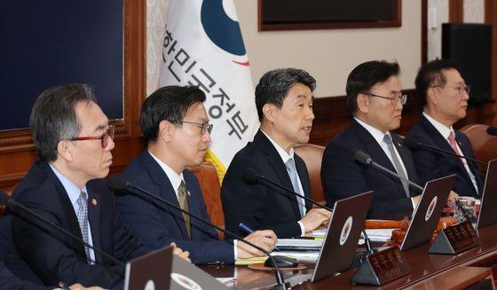 마지막 국무회의 갖는 이주호 권한대행