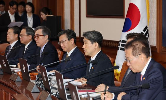 마지막 국무회의 주재하는 이주호 권한대행