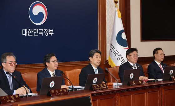 대선 전 마지막 국무회의 갖는 이주호 권한대행