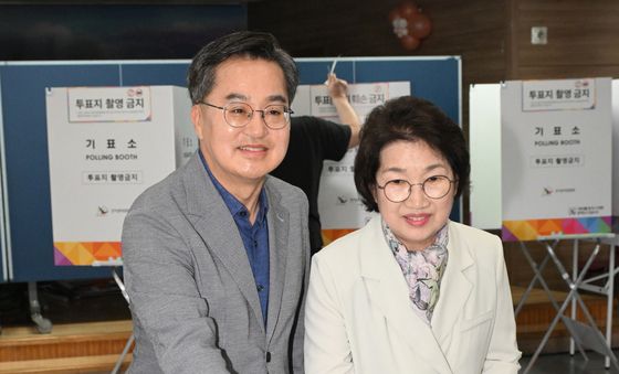 출근 전 사전투표하는 김동연 경기도지사