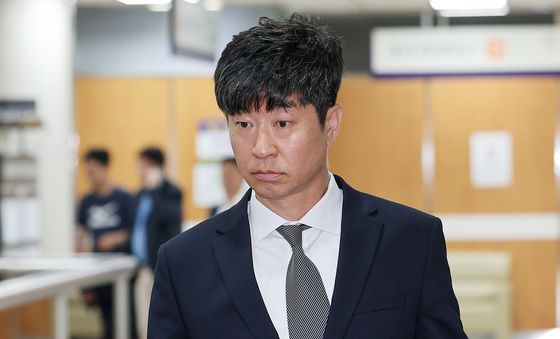 공판 출석하는 김종국 전 감독