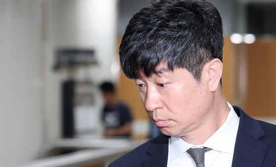 공판 출석하는 김종국 전 감독