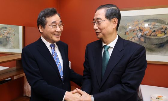 한덕수, 이낙연 만나 빅텐트 속도