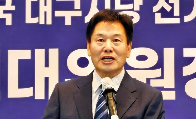 발언하는 홍의락 대구 민주당 총괄선대위원장
