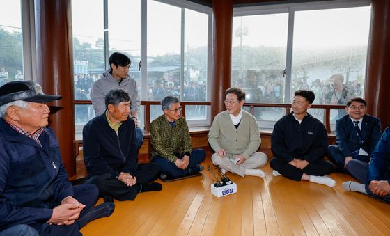 이재명 후보 '의견 경청'