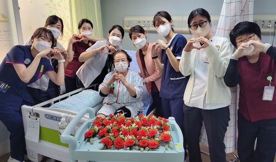 대구 곽병원, 어버이날 카네이션 선물