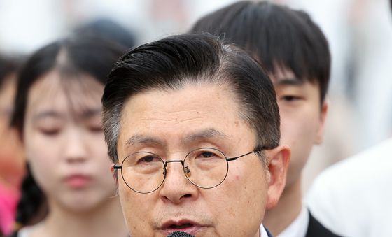 무소속 황교안, 대선 후보 사퇴…국민의힘 김문수 지지