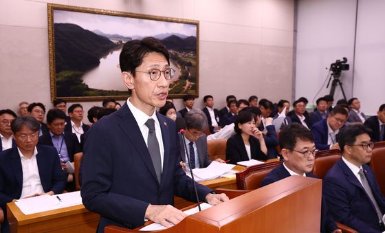 업무보고 하는 김윤상 기재부 2차관