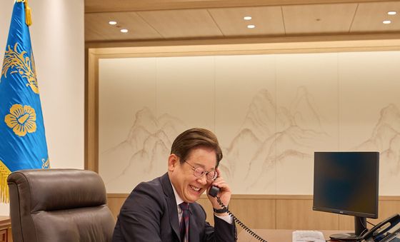 李대통령, 시진핑 中주석 경주 APEC정상회의 초청