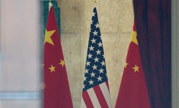 [포토] 미중 무역협상 장소에 비치된 양국 국기
