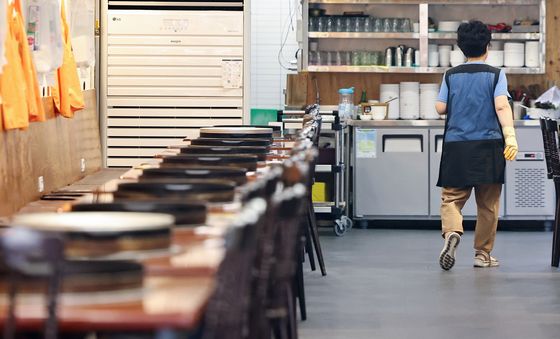 내수 침체 장기화에 '숙박·음식점업 대출 90조 돌파'