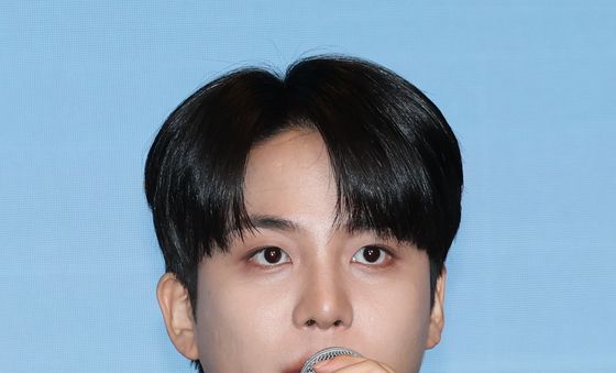 인사말 하는 에이티즈 종호