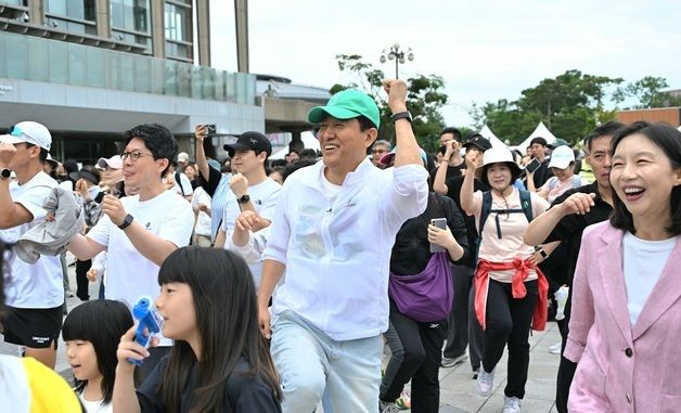 오세훈 시장, 손목닥터9988 200만돌파 기념행사 참석